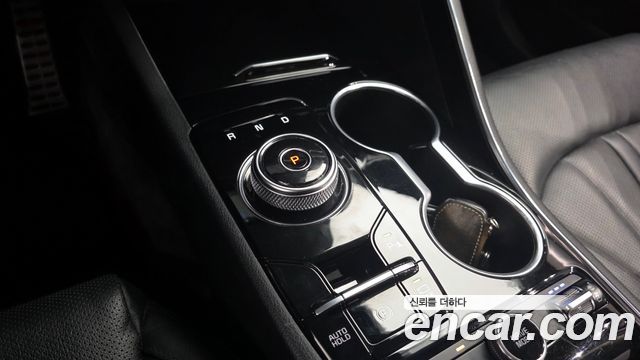 Kia K5 Signature — photo 1 of 30