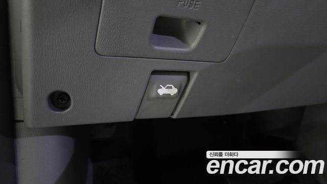 Hyundai Starex 5-Seater VAN — photo 1 of 30