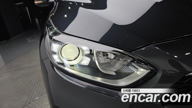 Kia K3 Luxury — photo 1 of 19