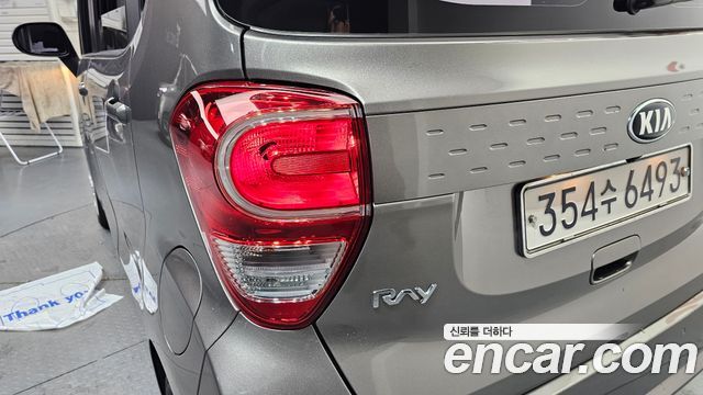 Kia RAY Deluxe — photo 1 of 30