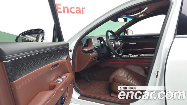 Genesis G90 Gasoline 3.5 Turbo AWD — photo 1 of 20