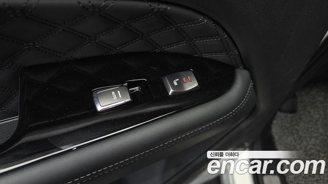 KG_Mobility_Ssangyong Rexton Diesel 2.2 4WD — photo 1 of 31