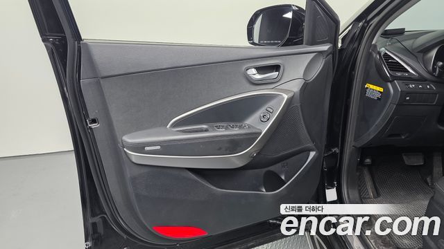 Hyundai Santafe Diesel(e-VGT) 2.0 2WD Premium — photo 1 of 30