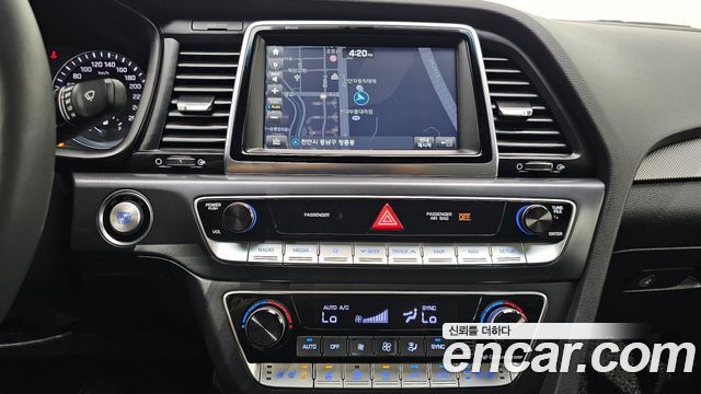 Hyundai Sonata 2.0 Smart Spicial — photo 1 of 31