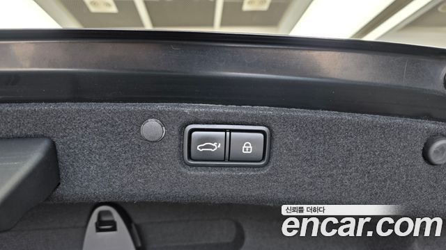 Hyundai Grandeur 3.0 Exclusive — photo 1 of 32