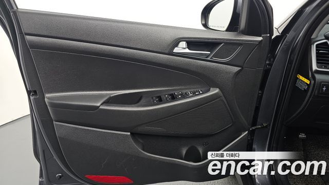 Hyundai Tucson Diesel 1.7 2WD — photo 1 of 31