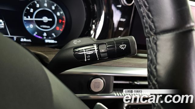 Kia K5 2.0 — photo 1 of 33