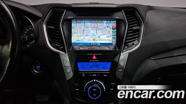 Hyundai Santafe Diesel(e-VGT) 2.0 2WD Premium — photo 1 of 31