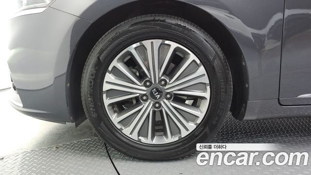 Kia K7 Noblesse Special — photo 1 of 33