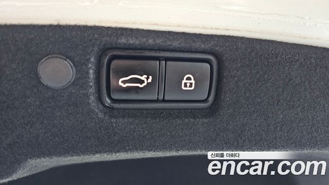 Kia K7 3.0 LPI  Noblesse(Disabled) — photo 1 of 30