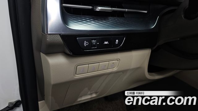 Kia Canival Gasoline 9-Seater Hi-Limousine — photo 1 of 37