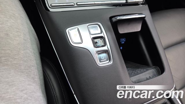Hyundai Grandeur 2.5 — photo 1 of 30