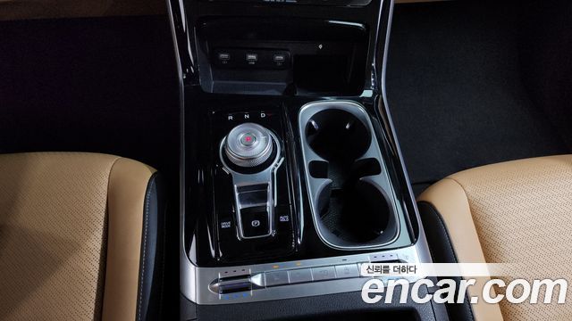 Kia Canival Diesel 9-Seater Noblesse — photo 1 of 35