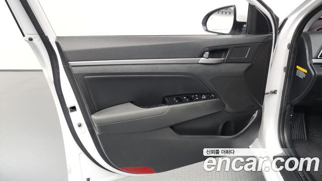 Hyundai AVANTE 1.6 GDI Value Plus — photo 1 of 34