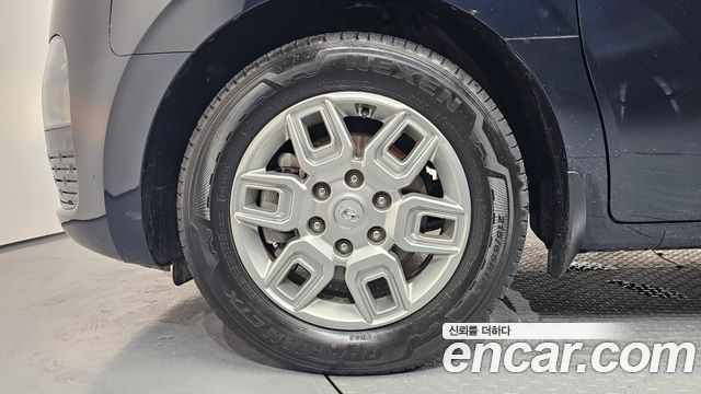 Hyundai Staria Cargo 3-Seater — photo 1 of 32
