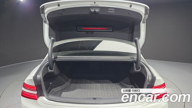 Genesis G80 Gasoline 2.5 Turbo AWD — photo 1 of 20
