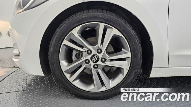 Hyundai AVANTE 1.6 GDI Value Plus — photo 1 of 20