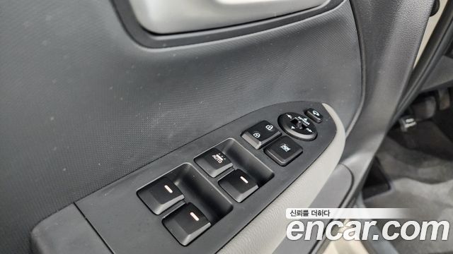 Kia RAY Signature — photo 1 of 32