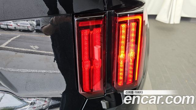 Kia Sorento Gasoline 2.5T 2WD — photo 1 of 37
