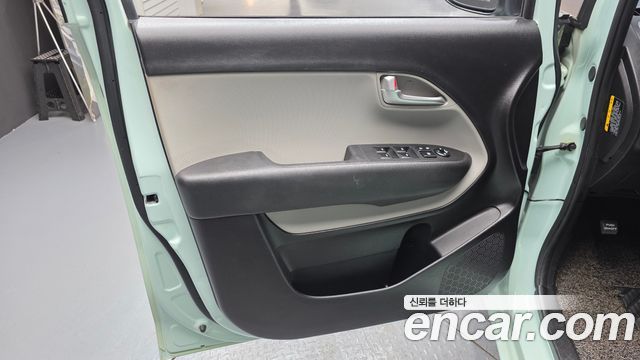 Kia RAY Deluxe — photo 1 of 31