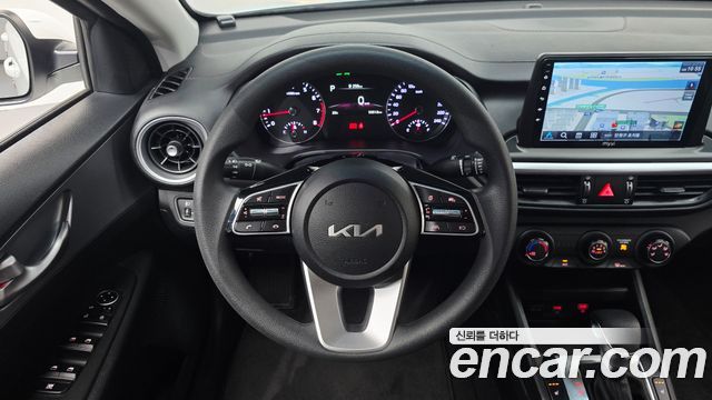 Kia K3 1.6 — photo 1 of 31
