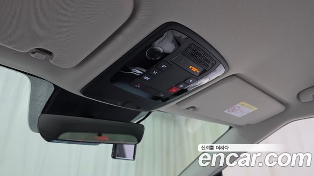 Kia Canival HEV 9seater Signature — photo 1 of 31