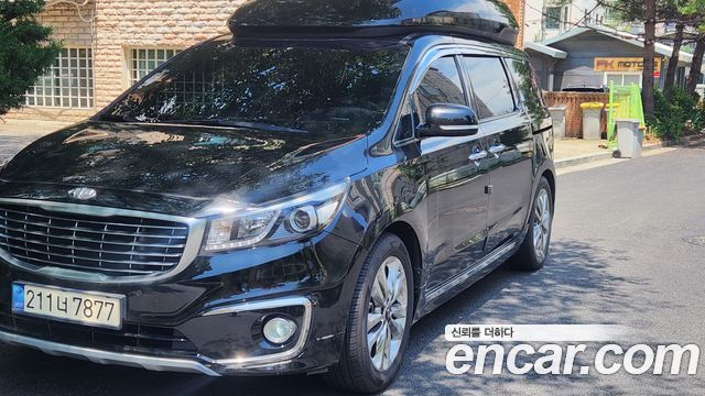 Kia Canival 9-seater Hi-Limousine — photo 1 of 15