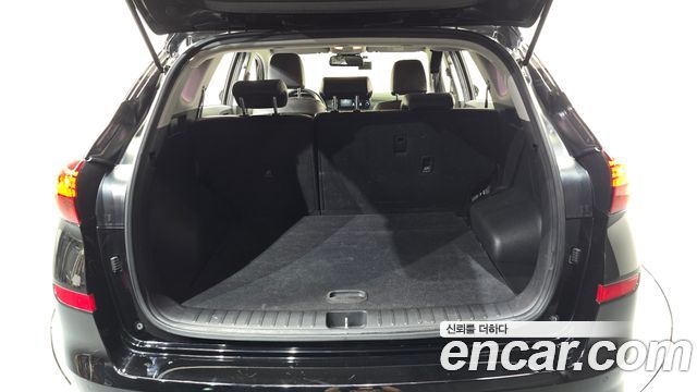 Hyundai Tucson Diesel 2.0 2WD — photo 1 of 30