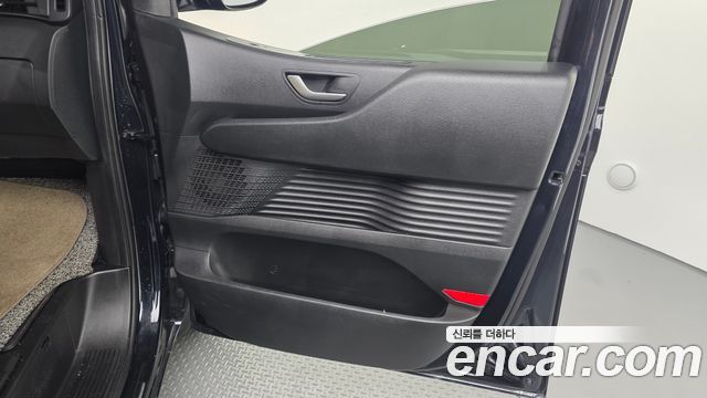Hyundai Staria L3.5 Cargo 5-Seater — photo 1 of 30