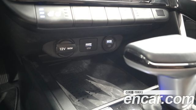 Hyundai AVANTE Inspiration — photo 1 of 30
