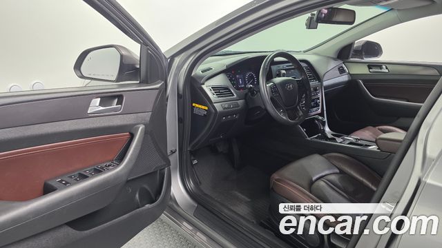 Hyundai Sonata 2.0 Care+ — photo 1 of 35