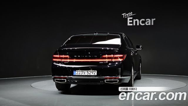 Genesis G90 3.3 T AWD — photo 1 of 34