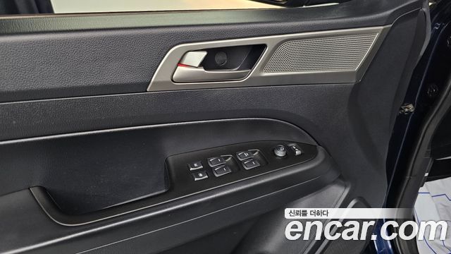 KG_Mobility_Ssangyong Rexton Diesel 2.2 2WD — photo 1 of 30