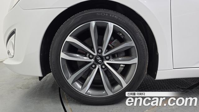Hyundai i40 1.7 VGT — photo 1 of 20