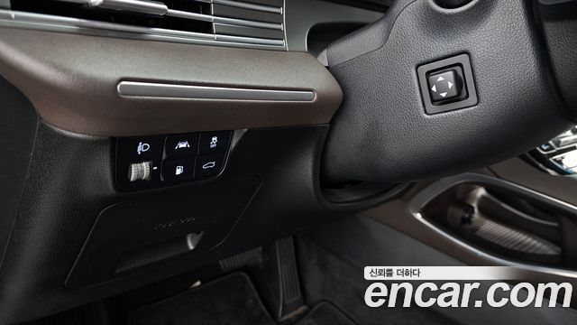 Hyundai Grandeur 2.5 — photo 1 of 32