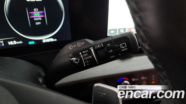 Kia Sportage Signature Gravity 2WD — photo 1 of 33