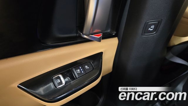 Kia Canival Gasoline 9-Seater Noblesse — photo 1 of 31