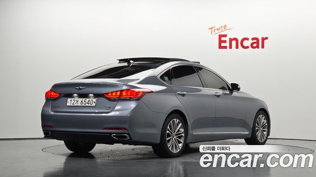 2014 Hyundai Genesis G330 Premium AWD, photograph 11