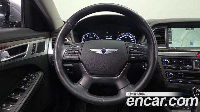 2014 Hyundai Genesis G330 Premium AWD, photograph 4
