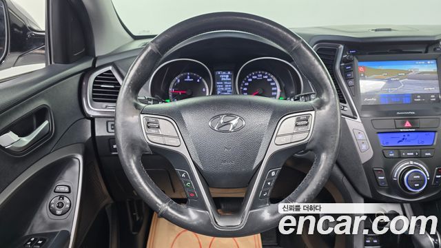 Hyundai Santafe Diesel(e-VGT) 2.0 2WD Premium — photo 1 of 30