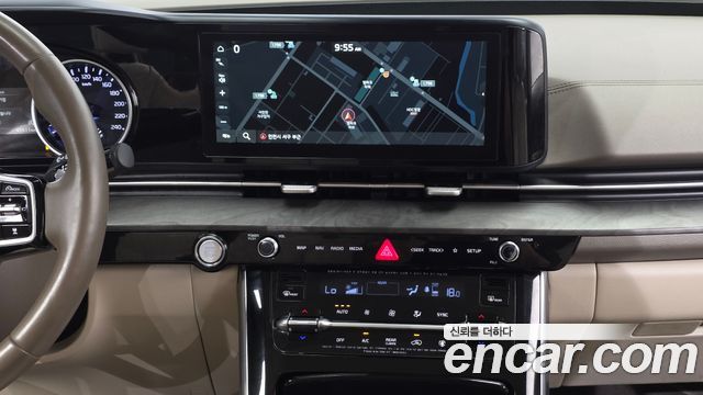 Kia Canival Diesel 9-Seater Noblesse — photo 1 of 20