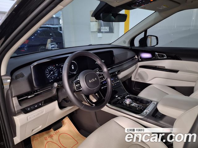 Kia Canival Gasoline 9-Seater Signature — photo 1 of 20