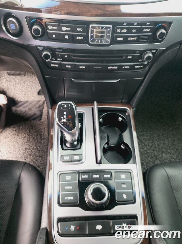 Hyundai Equus VS380 — photo 1 of 20