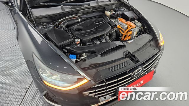 Hyundai Sonata Premium — photo 1 of 34