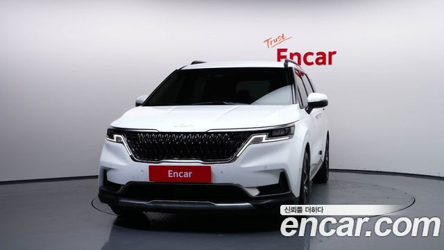 Kia Canival Diesel 9-Seater Noblesse — photo 1 of 35