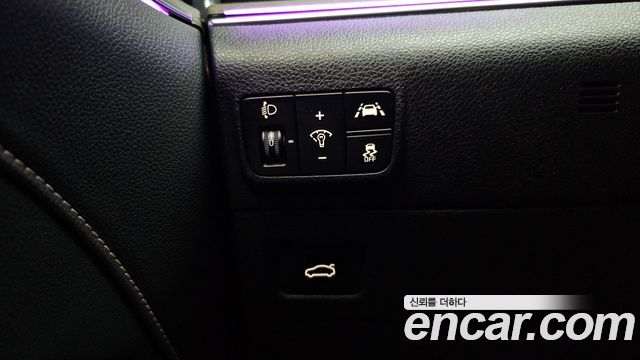 Kia K5 2.0 — photo 1 of 35