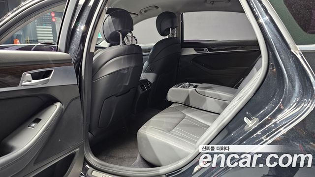 Genesis G80 3.3 GDI AWD — photo 1 of 33