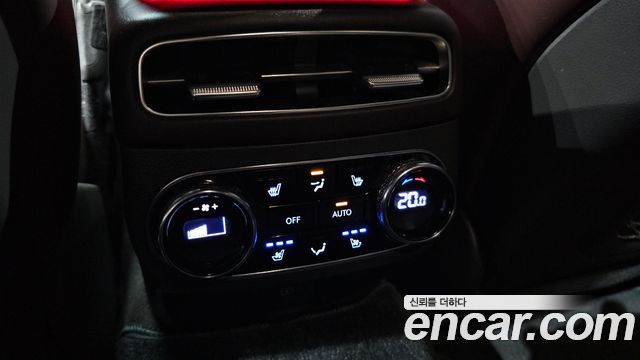 Genesis GV70 2.5T Gasoline AWD — photo 1 of 35