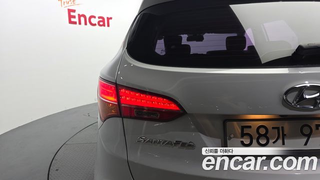 Hyundai Santafe Diesel(e-VGT) 2.0 2WD Premium — photo 1 of 30
