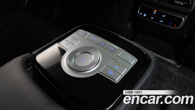 Genesis G80 e-AWD — photo 1 of 20